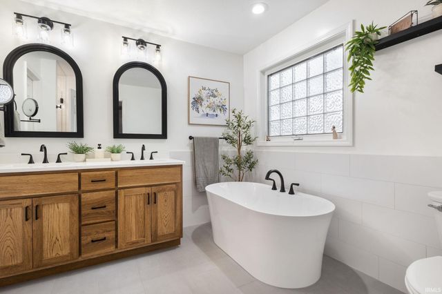 53702 Songbird Way, Bristol, IN 46507