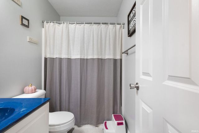 53702 Songbird Way, Bristol, IN 46507