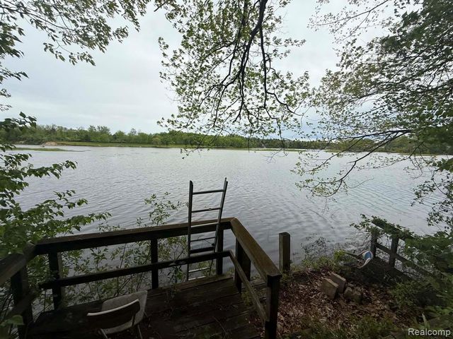5994 N Lake Sanford Road, Sanford, MI 48657
