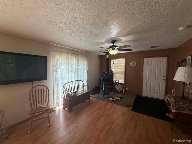 5994 N Lake Sanford Road, Sanford, MI 48657