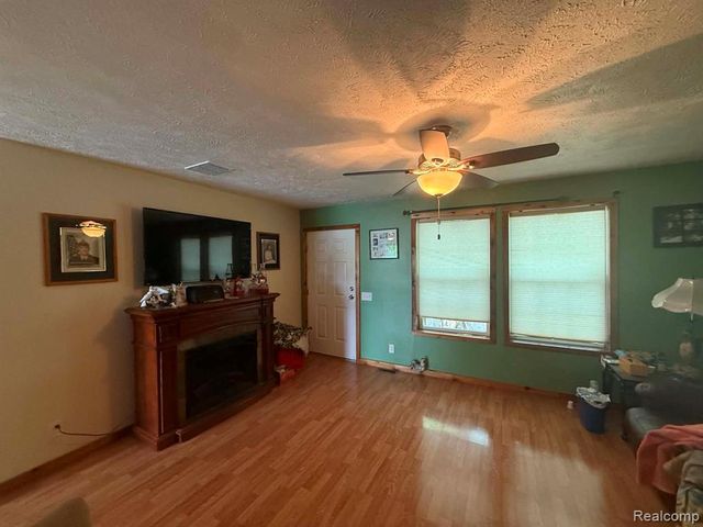 5994 N Lake Sanford Road, Sanford, MI 48657