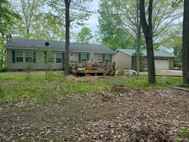 5994 N Lake Sanford Road, Sanford, MI 48657