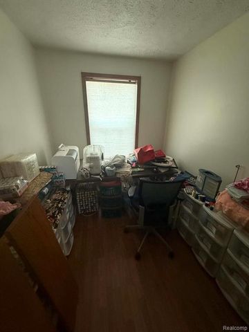 5994 N Lake Sanford Road, Sanford, MI 48657