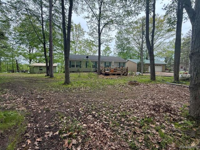 5994 N Lake Sanford Road, Sanford, MI 48657
