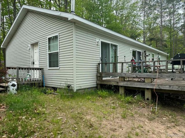 5994 N Lake Sanford Road, Sanford, MI 48657