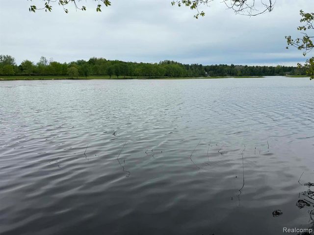 5994 N Lake Sanford Road, Sanford, MI 48657