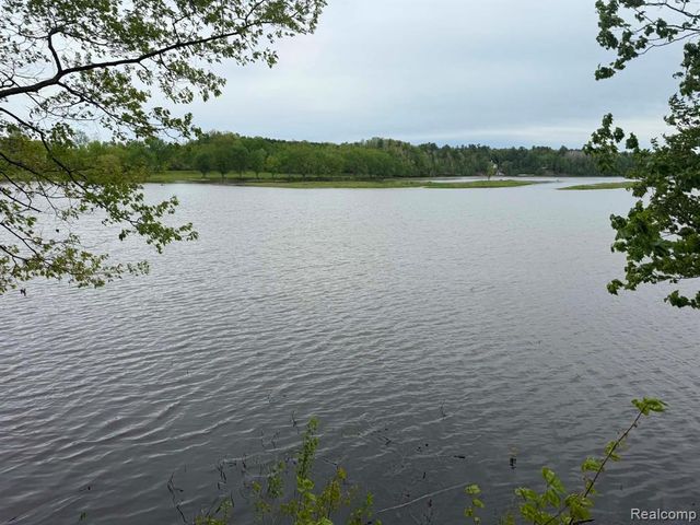 5994 N Lake Sanford Road, Sanford, MI 48657