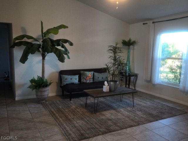 1129 NE 9th ST, Cape Coral, FL 33909