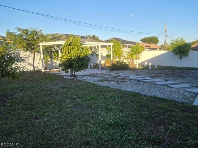 1129 NE 9th ST, Cape Coral, FL 33909