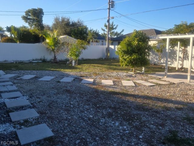 1129 NE 9th ST, Cape Coral, FL 33909