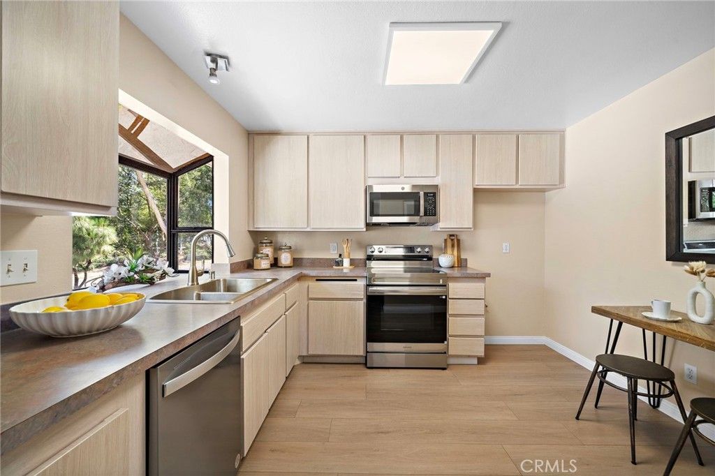 Image 13 of property listing at 22212 Caminito Vino, Laguna Hills, CA 92653