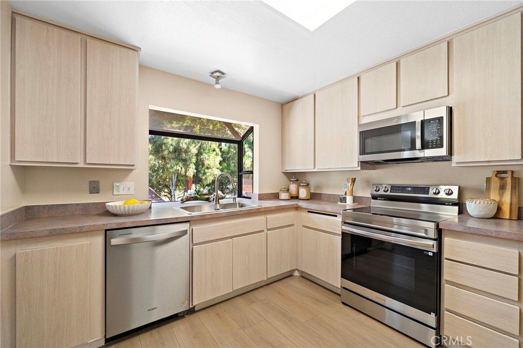 Image 14 of property listing at 22212 Caminito Vino, Laguna Hills, CA 92653