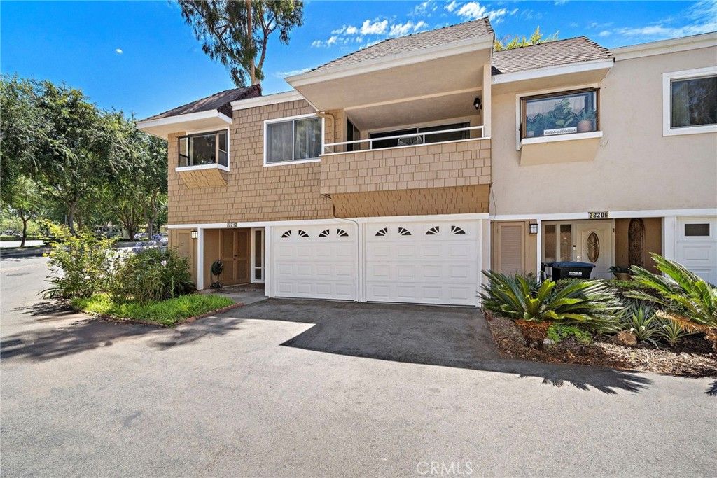 Image 2 of property listing at 22212 Caminito Vino, Laguna Hills, CA 92653