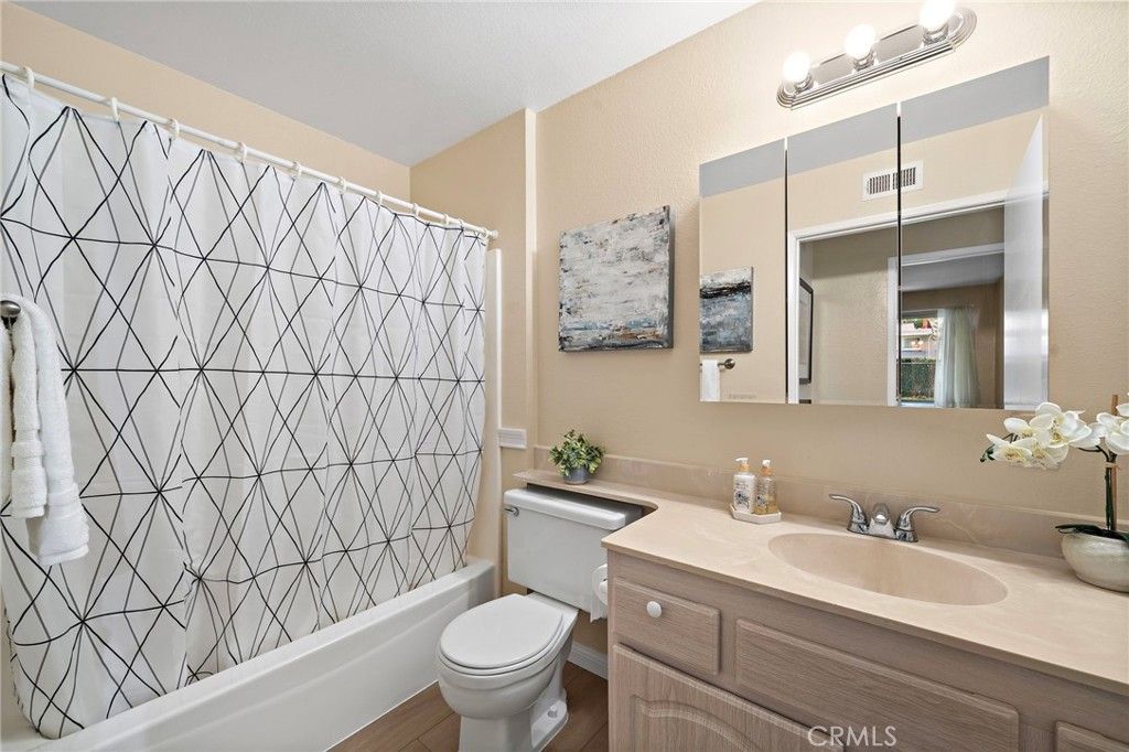 Image 22 of property listing at 22212 Caminito Vino, Laguna Hills, CA 92653