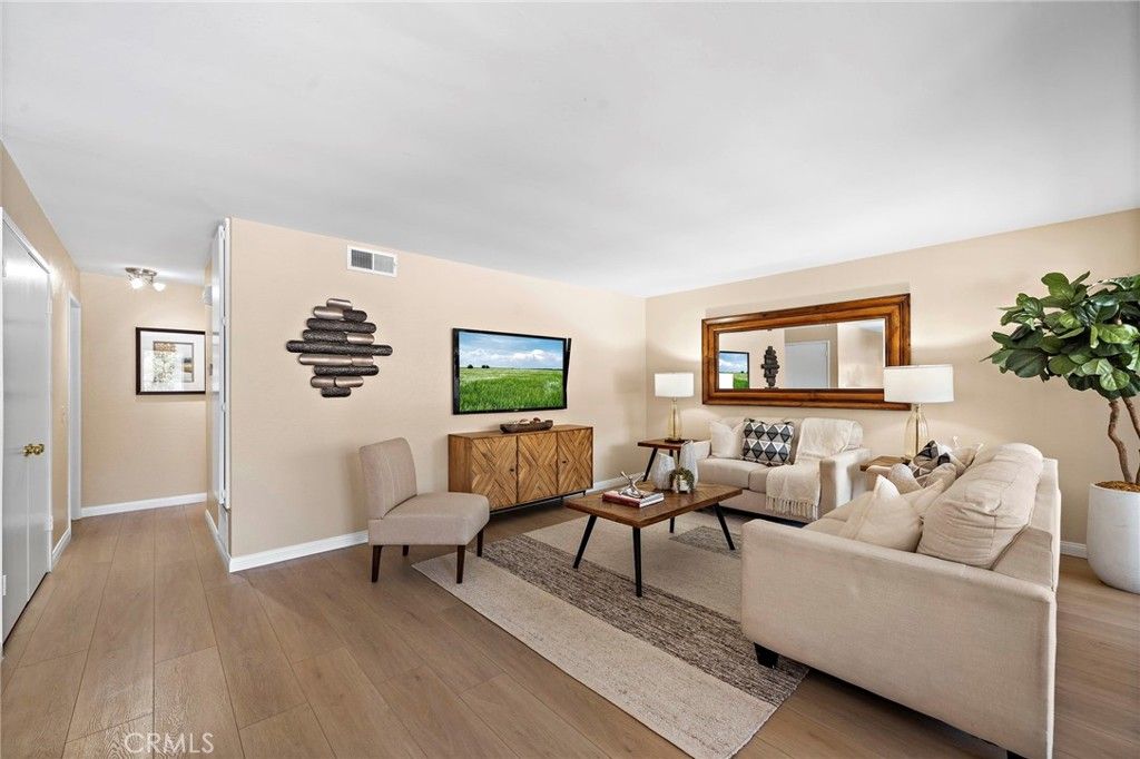 Image 7 of property listing at 22212 Caminito Vino, Laguna Hills, CA 92653