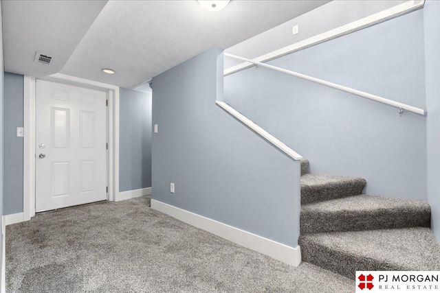 5613 S 48th Street, Omaha, NE 68117