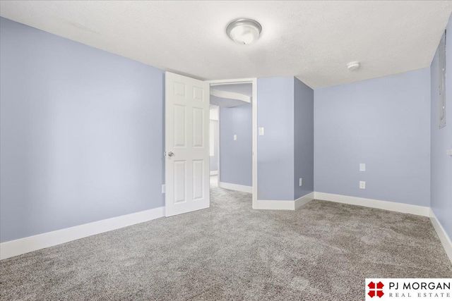 5613 S 48th Street, Omaha, NE 68117