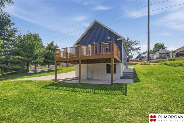 5613 S 48th Street, Omaha, NE 68117