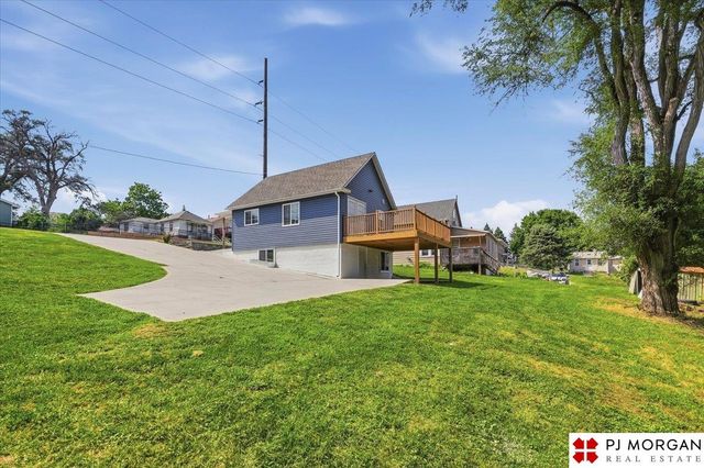 5613 S 48th Street, Omaha, NE 68117