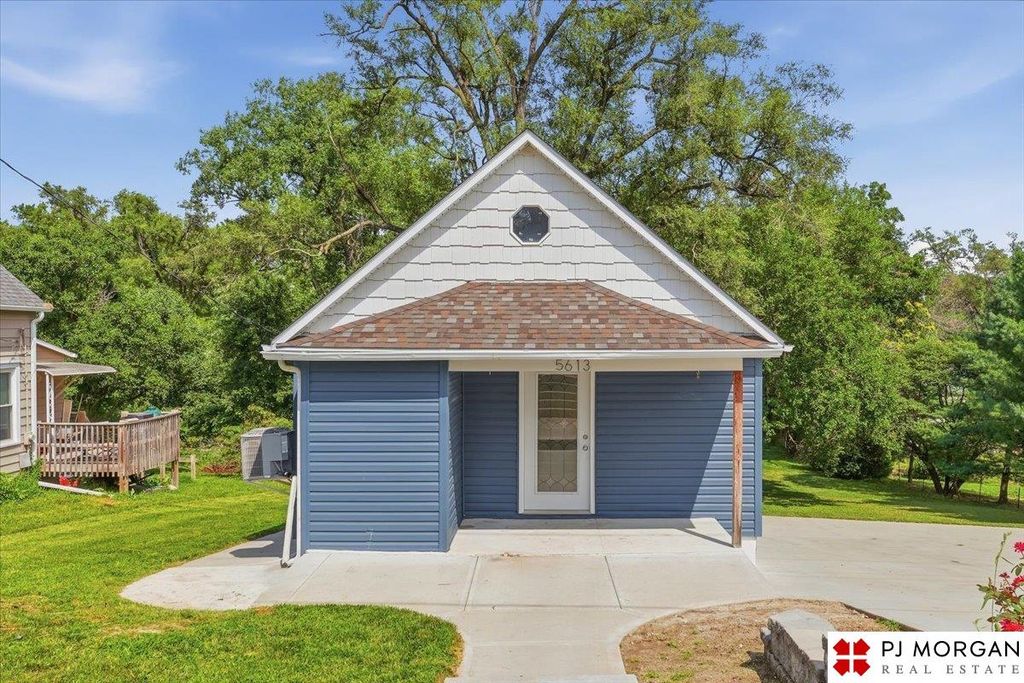 5613 S 48th Street, Omaha, NE 68117