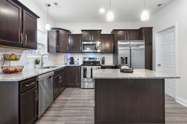 818 Marksman Court, Clarksville, TN 37042
