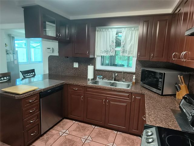 6627 PARKSIDE DRIVE, New Port Richey, FL 34653