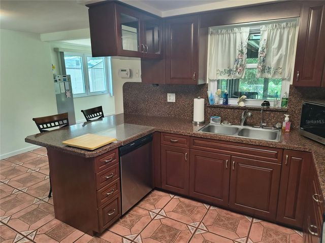 6627 PARKSIDE DRIVE, New Port Richey, FL 34653