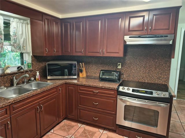 6627 PARKSIDE DRIVE, New Port Richey, FL 34653