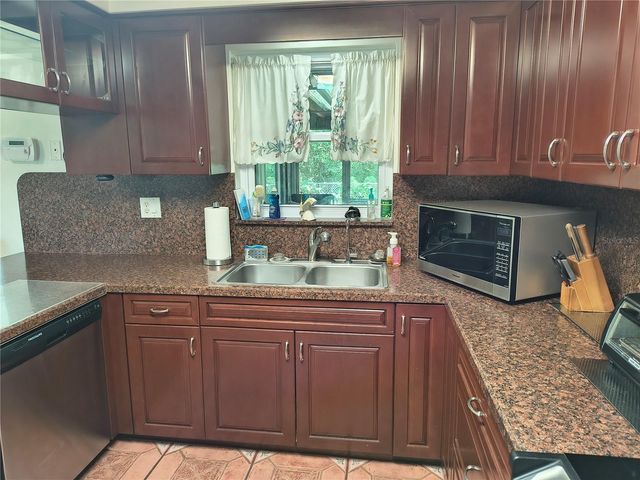 6627 PARKSIDE DRIVE, New Port Richey, FL 34653