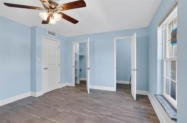 8542 10TH STREET N B, St Petersburg, FL 33702