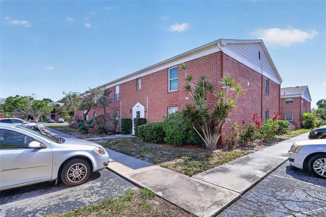8542 10TH STREET N B, St Petersburg, FL 33702