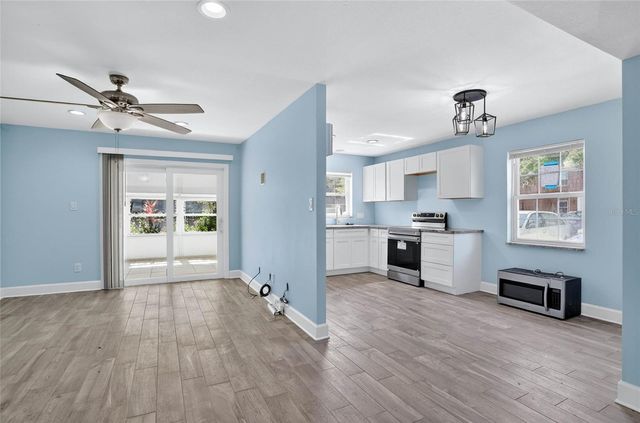 8542 10TH STREET N B, St Petersburg, FL 33702