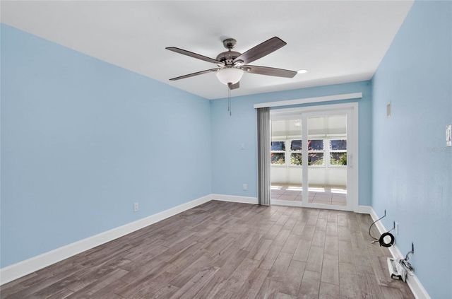 8542 10TH STREET N B, St Petersburg, FL 33702