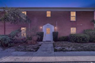 8542 10TH STREET N B, St Petersburg, FL 33702