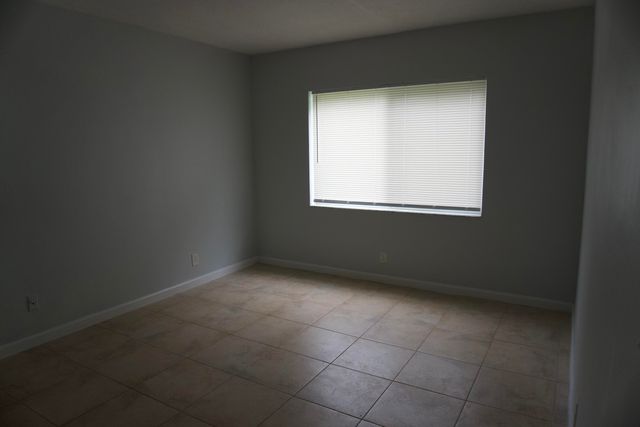 151 SE 6th Avenue 3, Pompano Beach, FL 33060