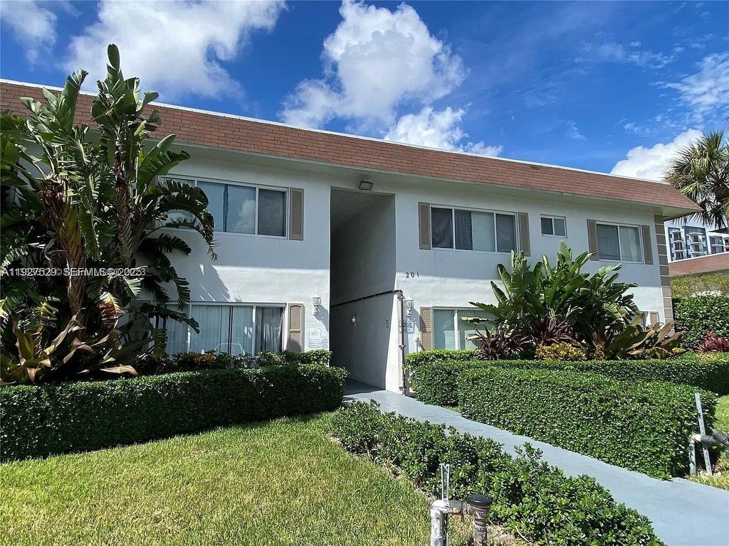 151 SE 6th Avenue 3, Pompano Beach, FL 33060