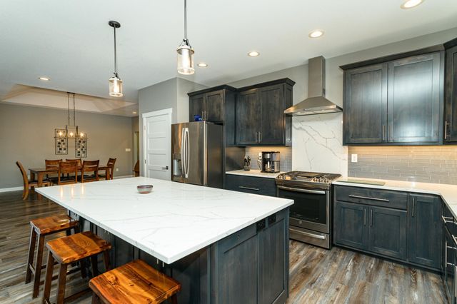 522 8th Street SW, Pine Island, MN 55963