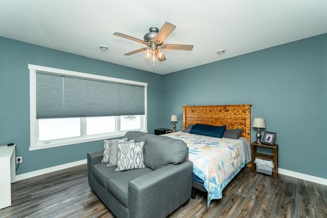 522 8th Street SW, Pine Island, MN 55963