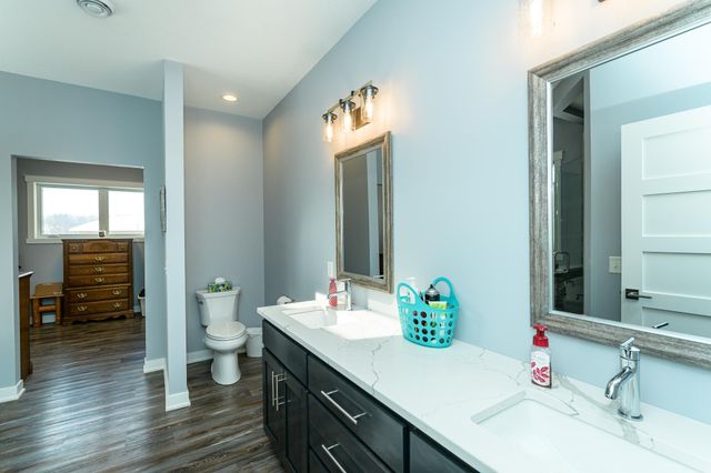 522 8th Street SW, Pine Island, MN 55963