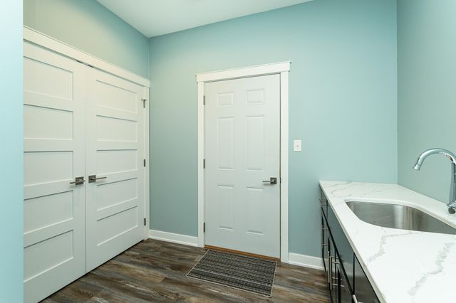 522 8th Street SW, Pine Island, MN 55963