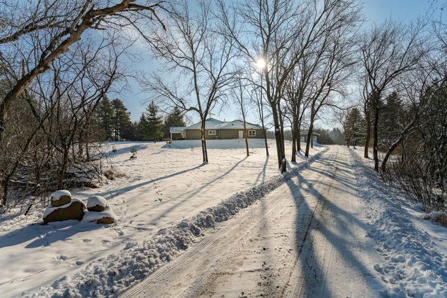 522 8th Street SW, Pine Island, MN 55963