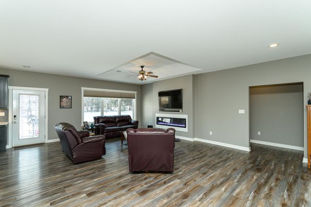 522 8th Street SW, Pine Island, MN 55963