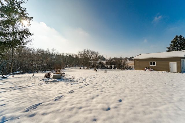 522 8th Street SW, Pine Island, MN 55963