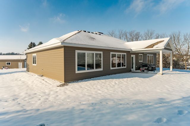 522 8th Street SW, Pine Island, MN 55963
