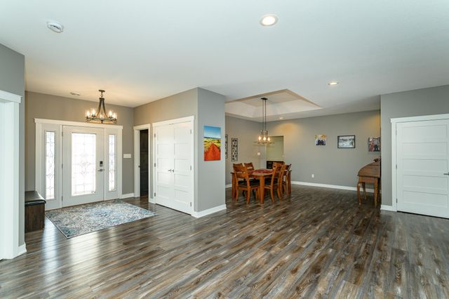 522 8th Street SW, Pine Island, MN 55963