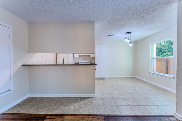 6915 Forest Meadow, San Antonio, TX 78240