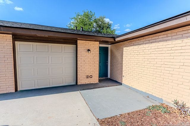 6915 Forest Meadow, San Antonio, TX 78240