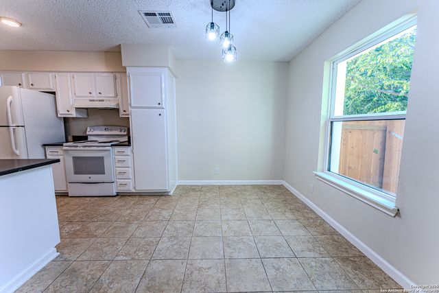 6915 Forest Meadow, San Antonio, TX 78240