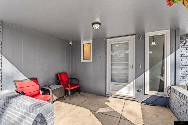 2517 S 167th Street, Omaha, NE 68130