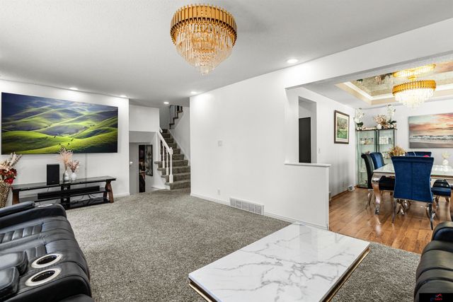 2517 S 167th Street, Omaha, NE 68130